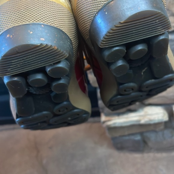 UGG Ashdale Red/Tan Duck Shoes Size 7 - Picture 7 of 7